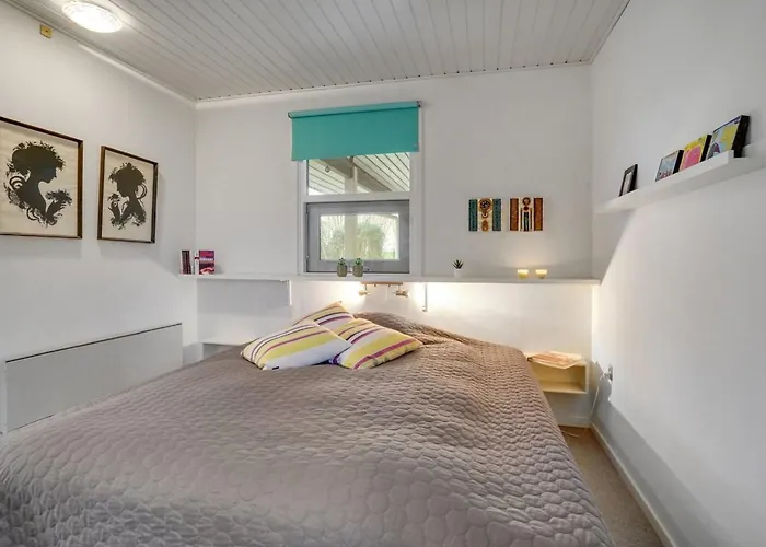 Vakantiehuis Bjarke - 200m From The Sea By Interhome